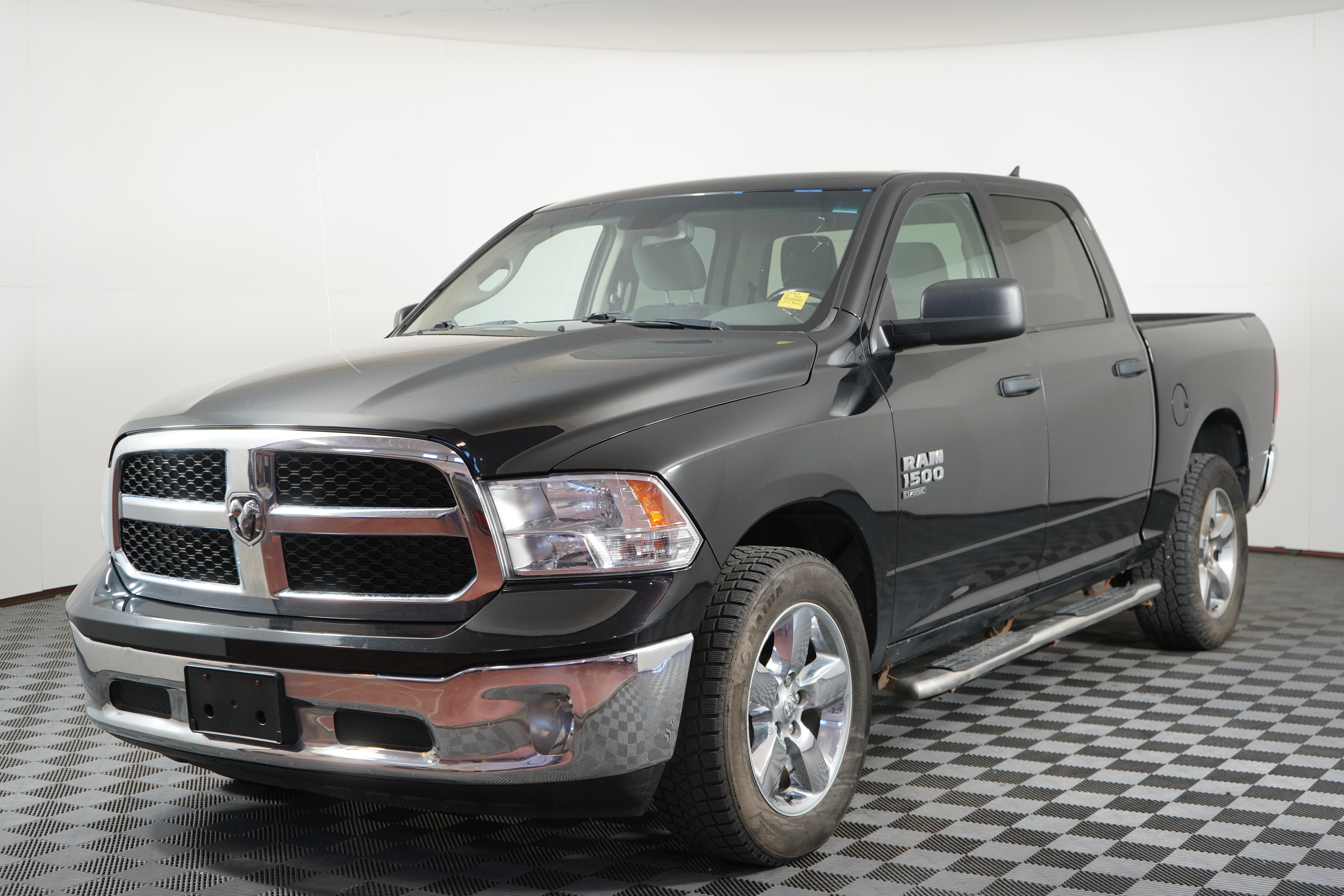 2019 RAM 1500 Classic ST Crew Cab 4WD
