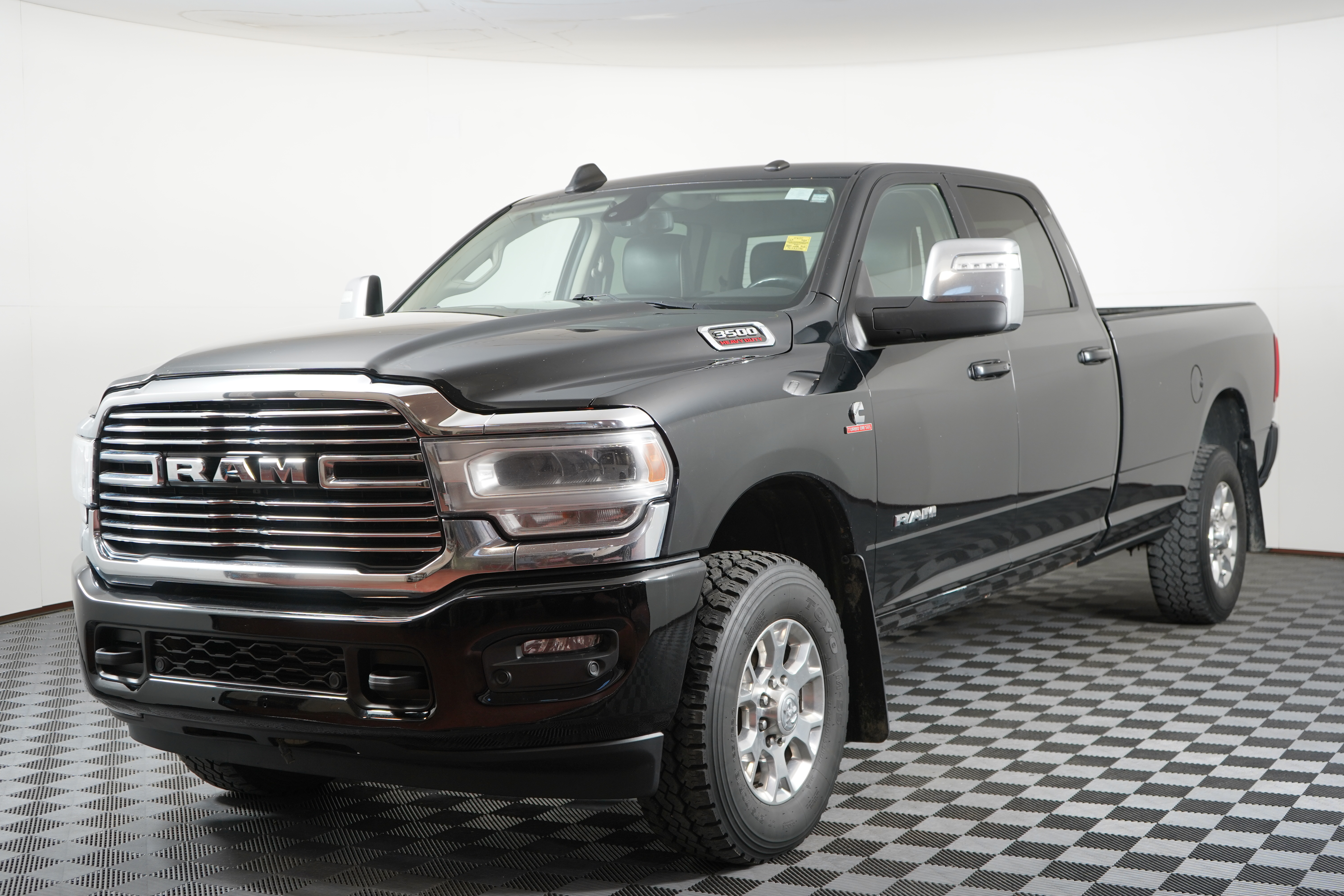 2023 RAM 3500 Laramie Crew Cab LB 4WD