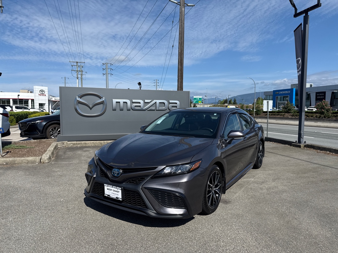 Toyota Camry Hybrid SE FWD 2022