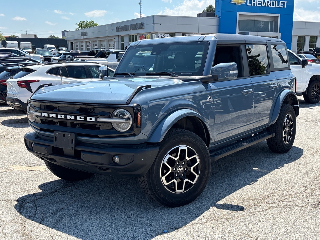 Blue (Azure Grey Metallic Tri-Coat) 2024 Ford Bronco SUV / Crossover Four-Wheel Drive Automatic