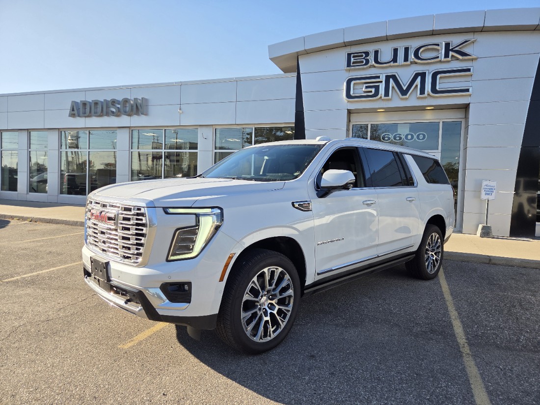 Glacier White Tricoat 2026 GMC Yukon XL SUV / Crossover Four-Wheel Drive Automatic