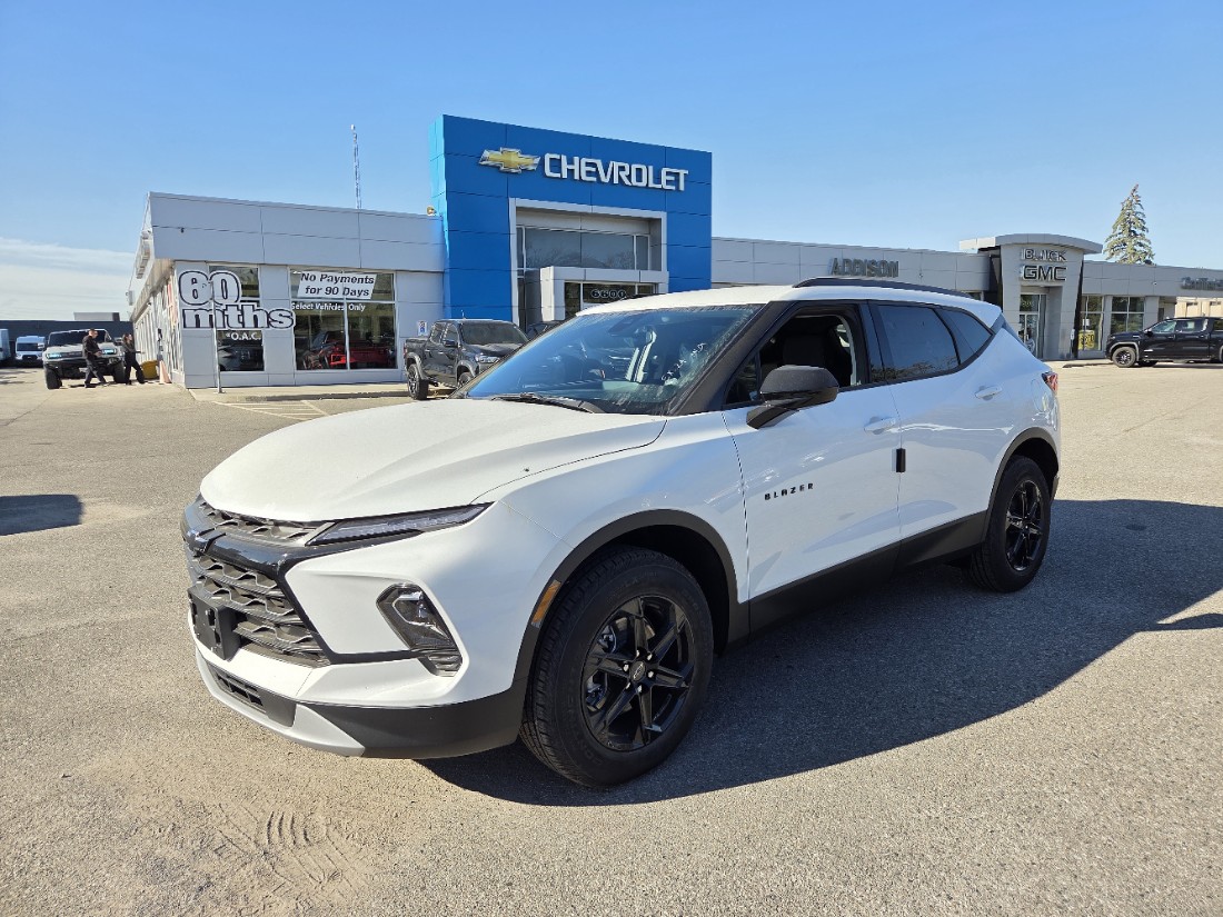Summit White 2026 Chevrolet Blazer SUV / Crossover  Automatic