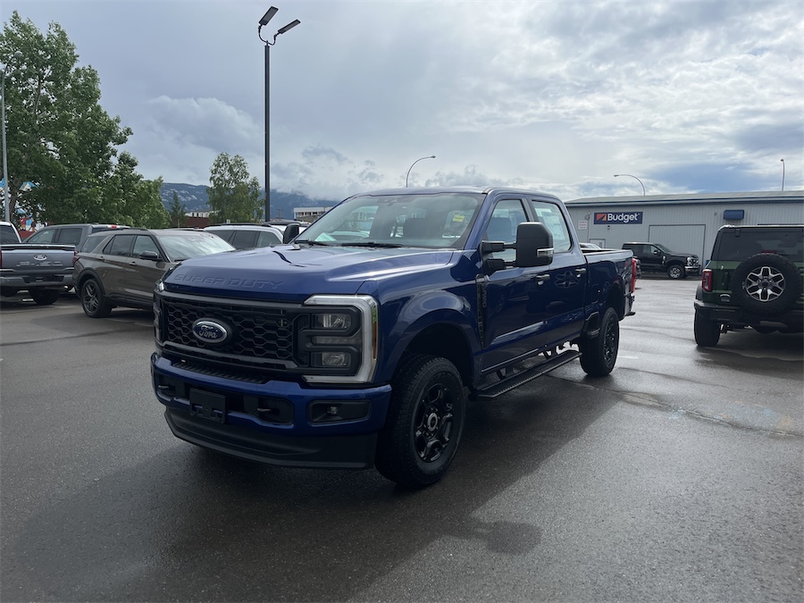 2026 Ford F-350 Super Duty XL Crew Cab 4WD