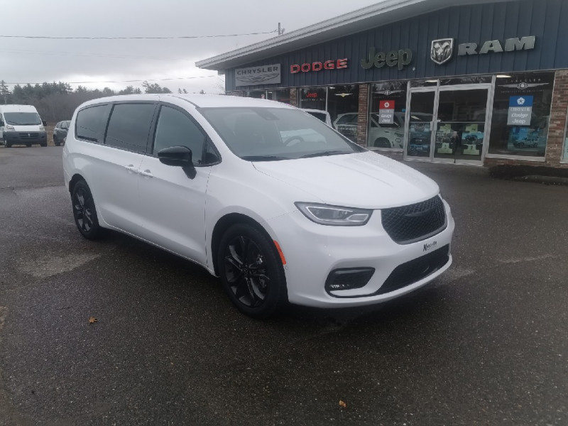 2026 Chrysler Pacifica Select FWD