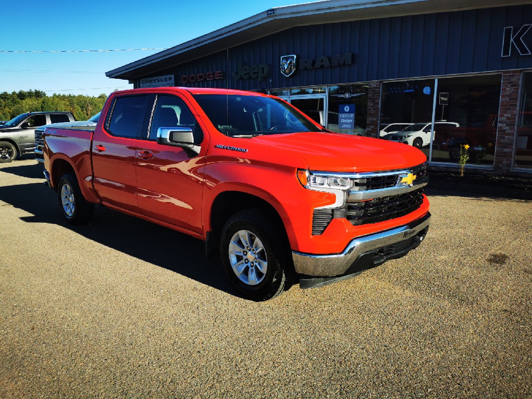 2025 Chevrolet Silverado 1500 LT Crew Cab 4WD