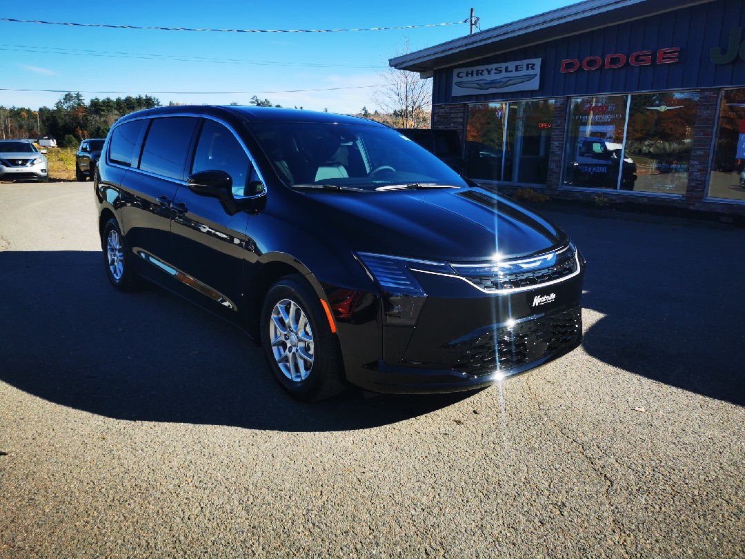 2027 Chrysler Pacifica Select FWD