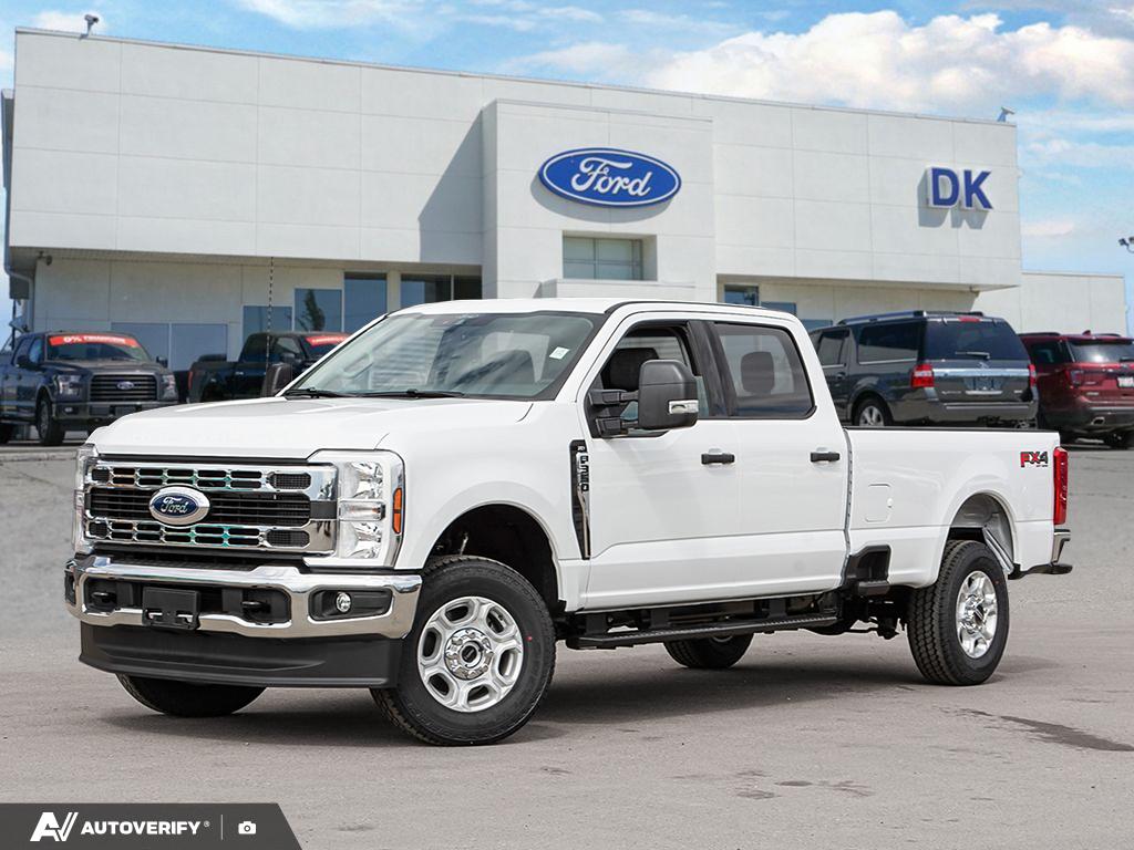 Oxford White 2026 Ford F-350 Super Duty XLT Crew Cab 4WD Pickup Truck Four-Wheel Drive Automatic