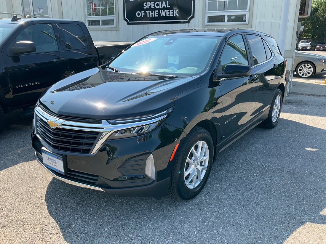 Mosaic Black Metallic 2022 Chevrolet Equinox LT FWD with 1LT SUV / Crossover Front-Wheel Drive Automatic