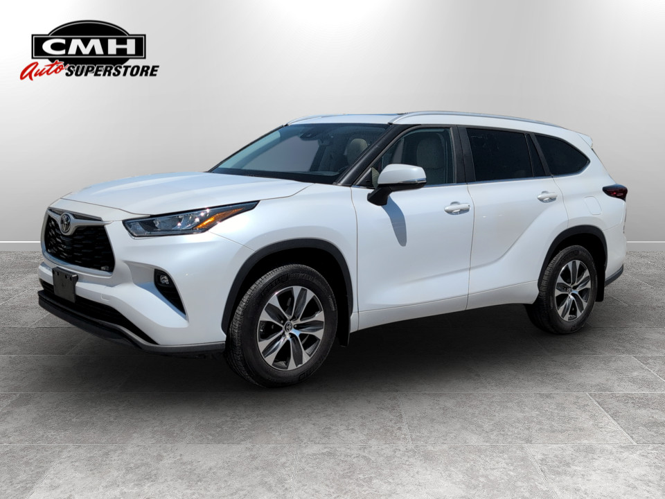 White (Wind Chill Pearl) 2023 Toyota Highlander XLE AWD SUV / Crossover All-Wheel Drive Automatic