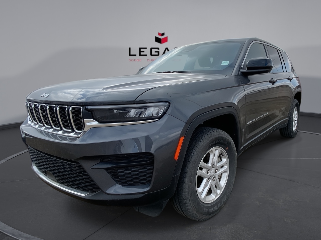 2024 Jeep Grand Cherokee Laredo 4WD