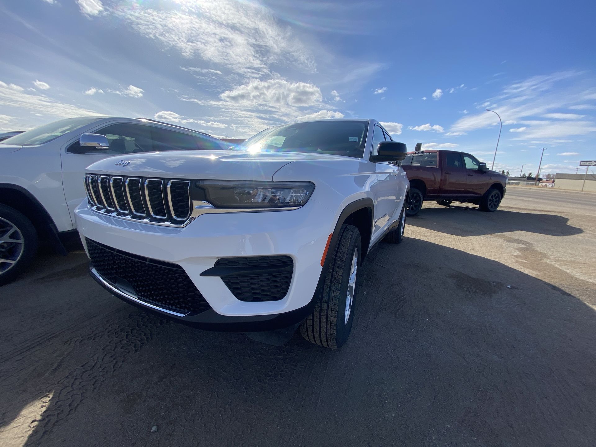 2024 Jeep Grand Cherokee Laredo 4WD