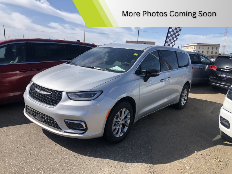Silver Zynith 2026 Chrysler Pacifica Select AWD Minivan All-Wheel Drive Automatic