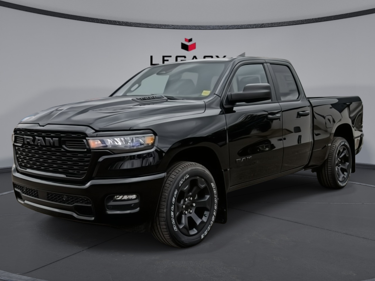 Diamond Black Crystal Pearlcoat 2026 RAM 1500 Pickup Truck Four-Wheel Drive Automatic