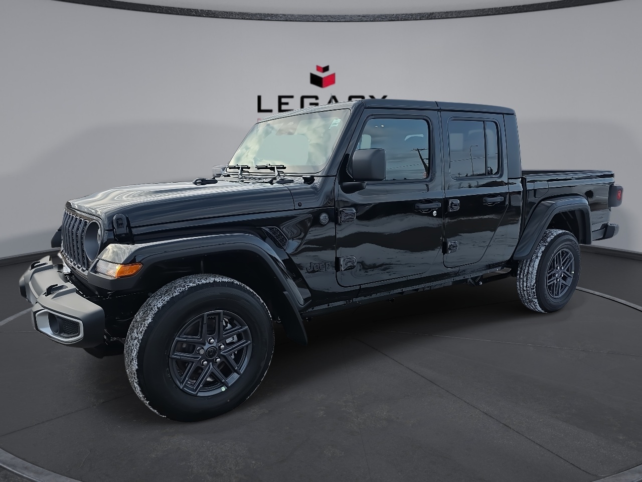 Black Clear Coat 2026 Jeep Gladiator Pickup Truck Four-Wheel Drive Automatic