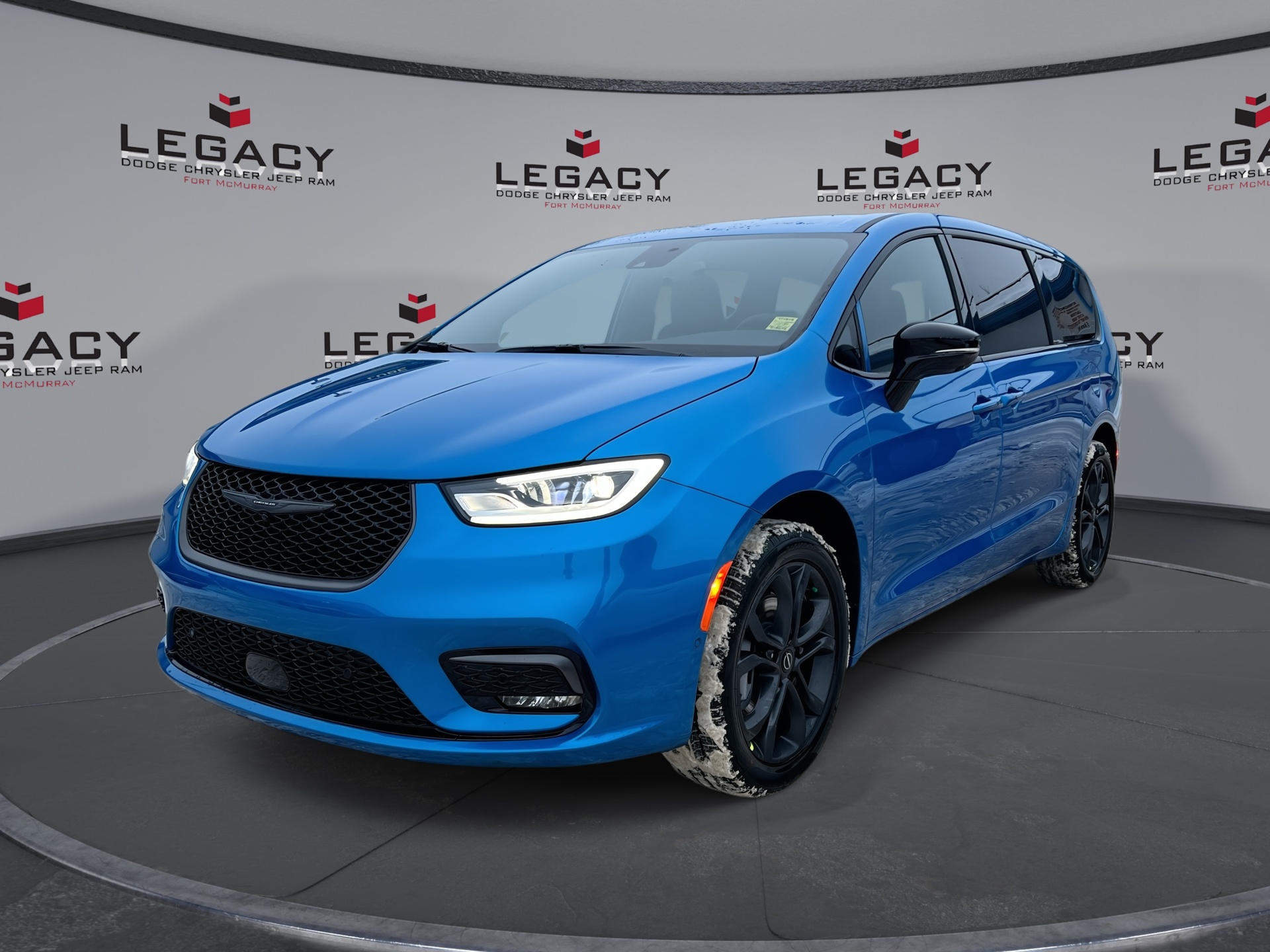 Hydro Blue Pearl 2026 Chrysler Pacifica Minivan All-Wheel Drive Automatic