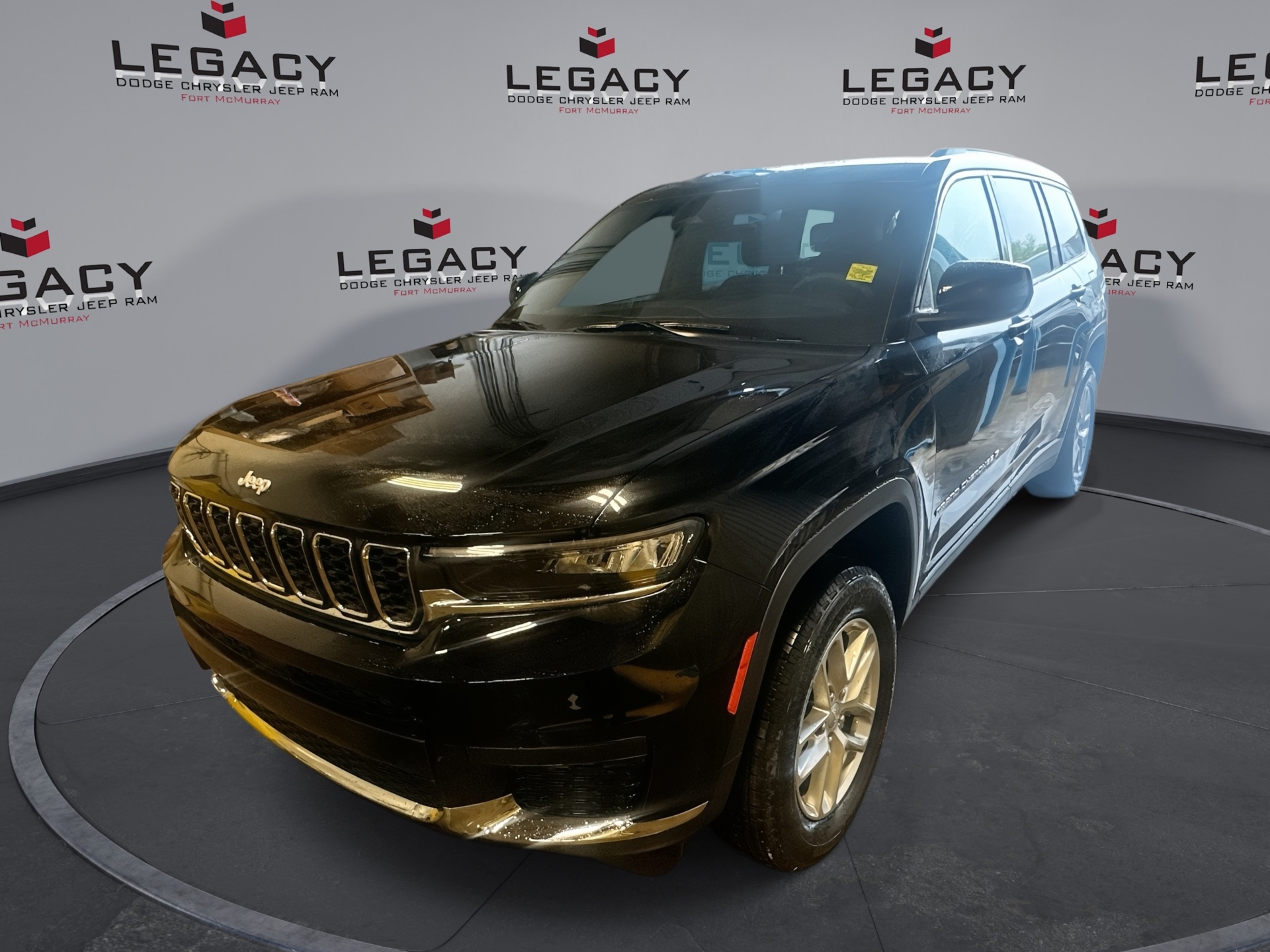 Diamond Black Crystal Pearlcoat 2026 Jeep Grand Cherokee L SUV / Crossover Four-Wheel Drive Automatic