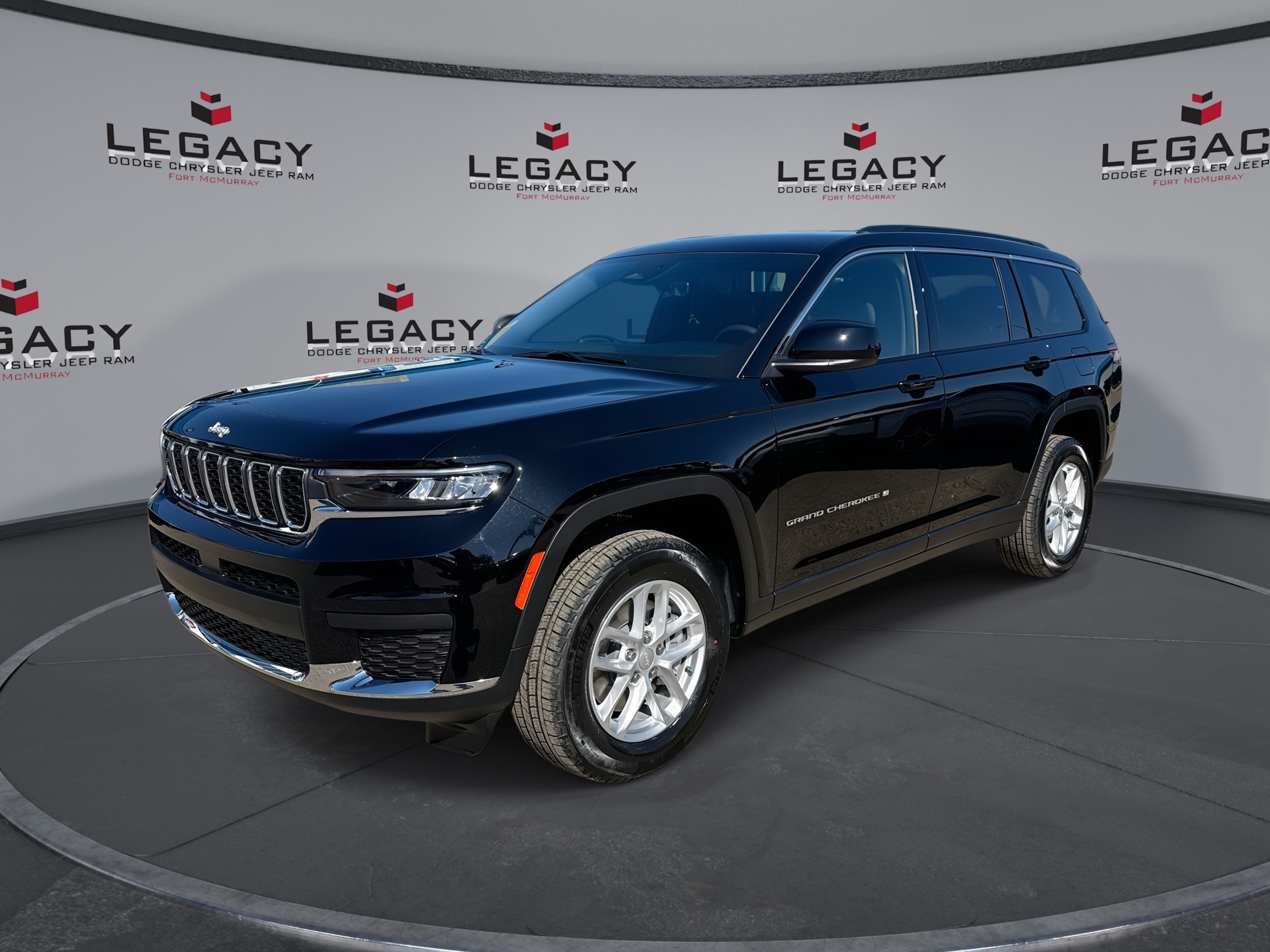 Diamond Black Crystal Pearlcoat 2026 Jeep Grand Cherokee L SUV / Crossover Four-Wheel Drive Automatic