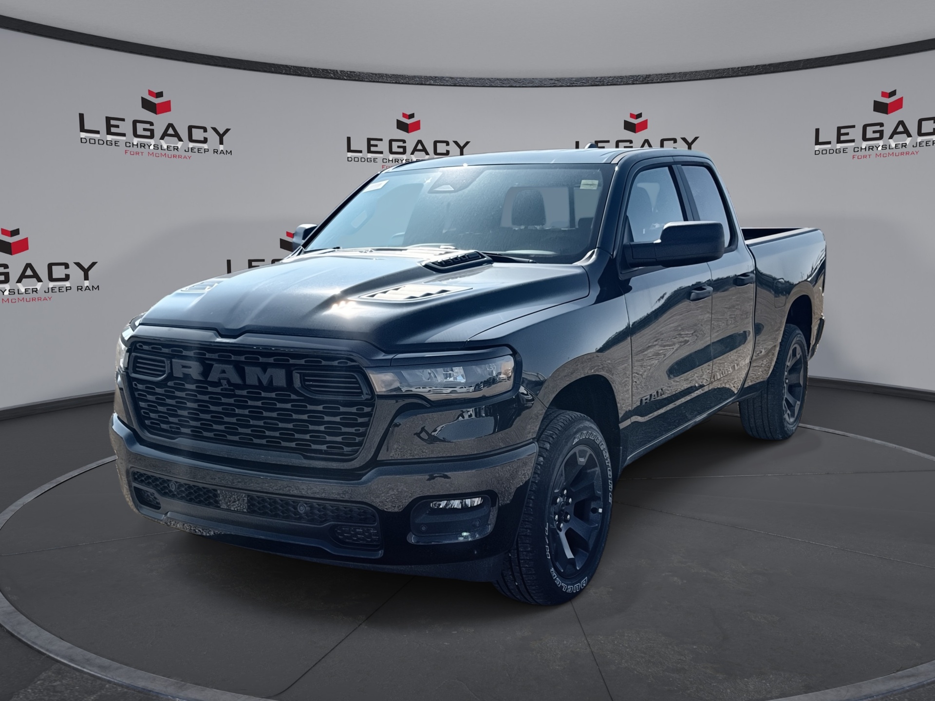 Diamond Black Crystal Pearlcoat 2026 RAM 1500 Pickup Truck Four-Wheel Drive Automatic