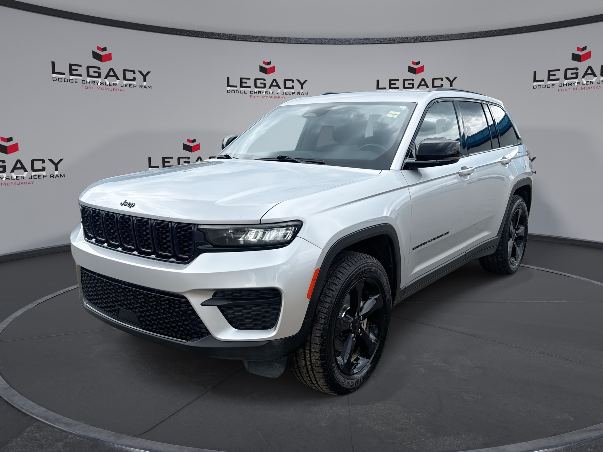 Silver Zynith 2022 Jeep Grand Cherokee SUV / Crossover Four-Wheel Drive Automatic