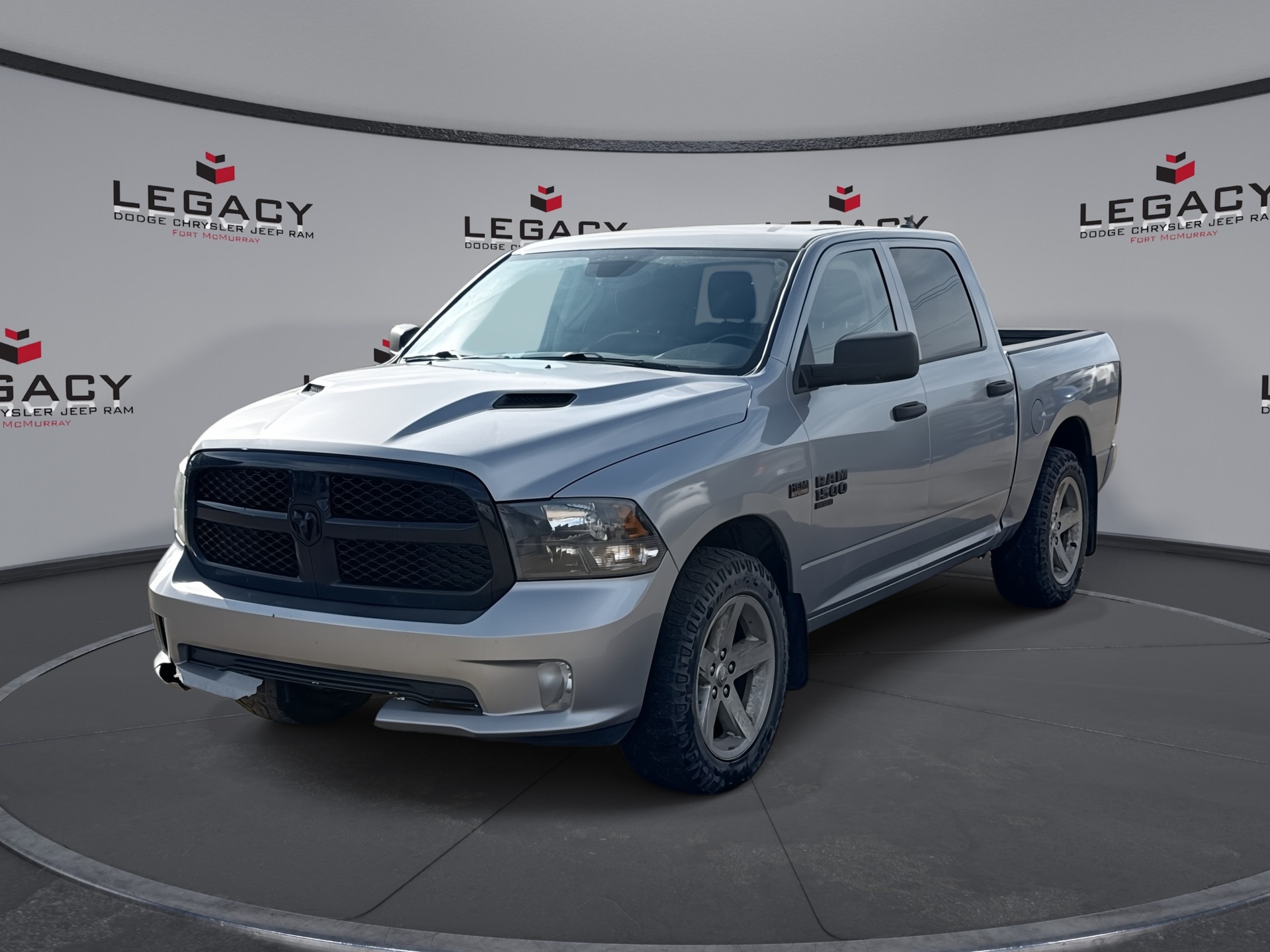 2020 RAM 1500 Classic Express Crew Cab SB 4WD