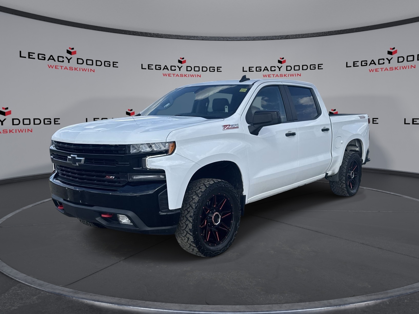 Chevrolet Silverado 1500 LT Trail Boss Crew Cab 4WD 2022