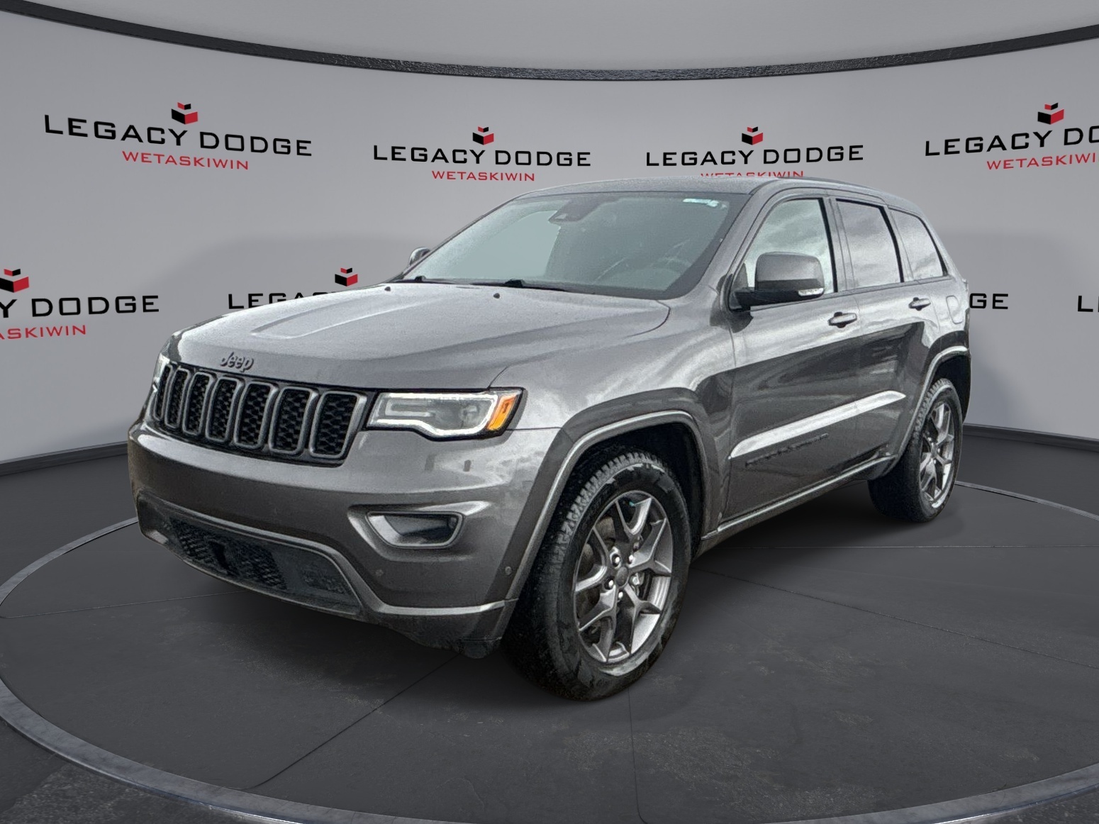 Gray (Granite Crystal Metallic Clearcoat) 2021 Jeep Grand Cherokee SUV / Crossover Four-Wheel Drive 8-Speed Automatic