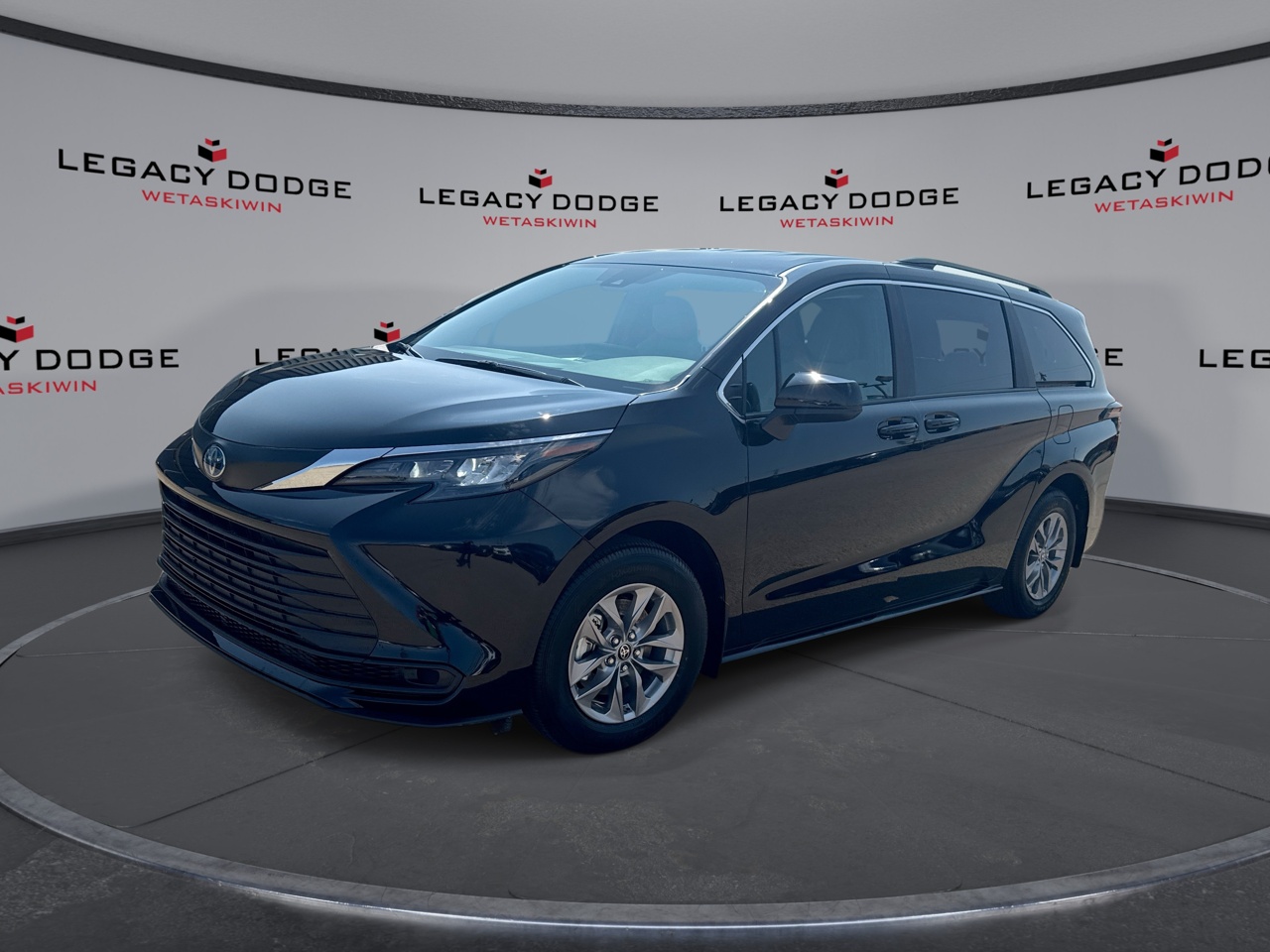 Black 2025 Toyota Sienna Minivan Front-Wheel Drive Continuously Variable Transmission