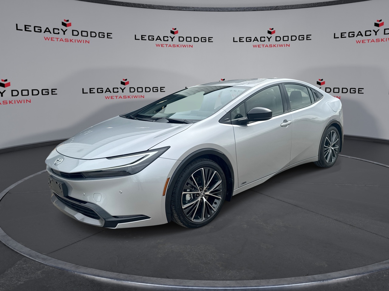 Toyota Prius XLE AWD 2025