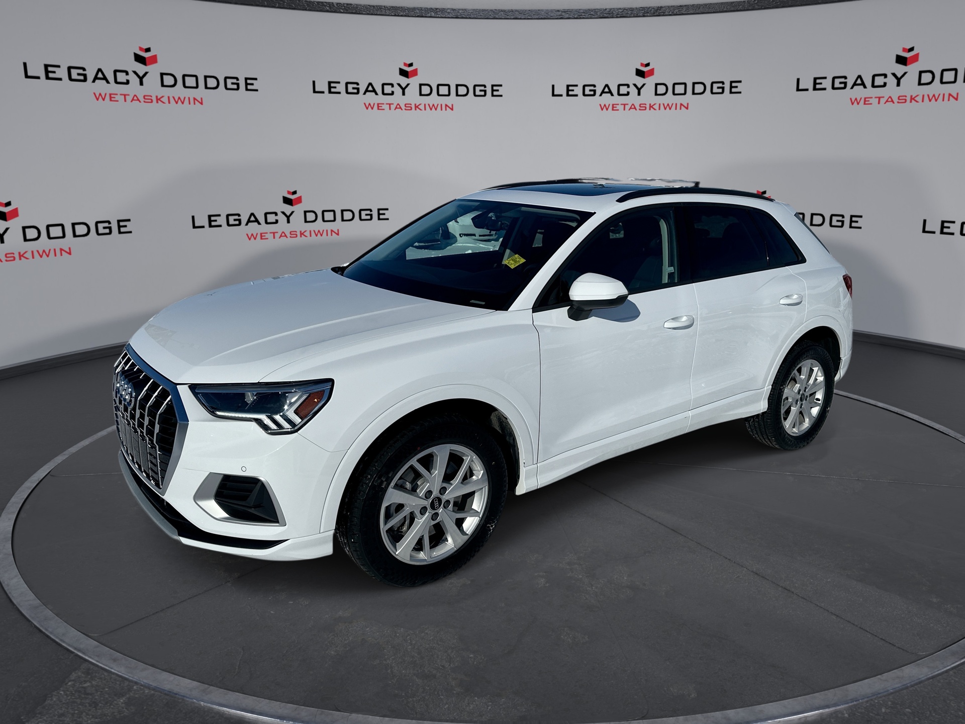 Arkona White 2025 Audi Q3 SUV / Crossover  8-Speed Automatic