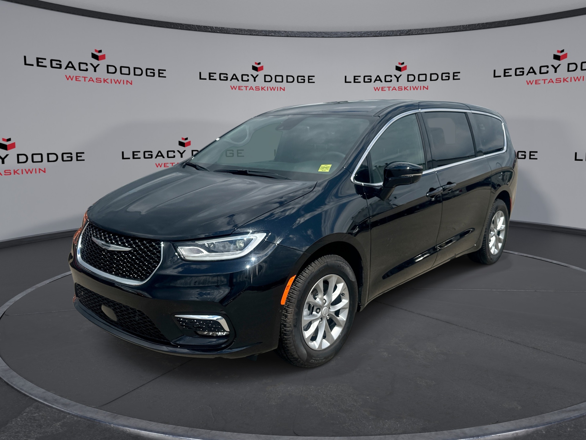 Diamond Black Crystal Pearl 2025 Chrysler Pacifica Minivan All-Wheel Drive Automatic