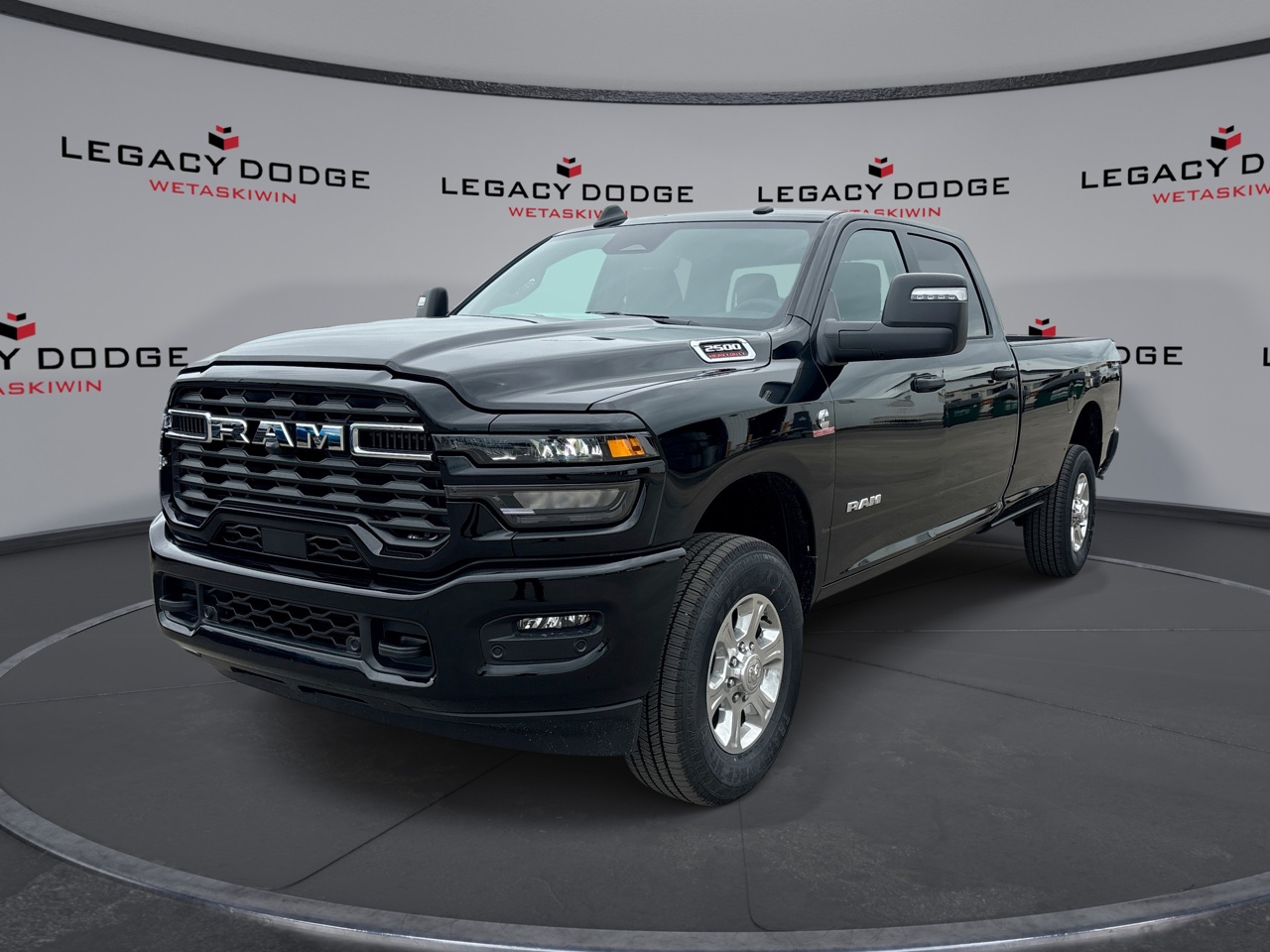 Diamond Black Crystal Pearlcoat 2025 RAM 2500 Pickup Truck Four-Wheel Drive 8-Speed Automatic