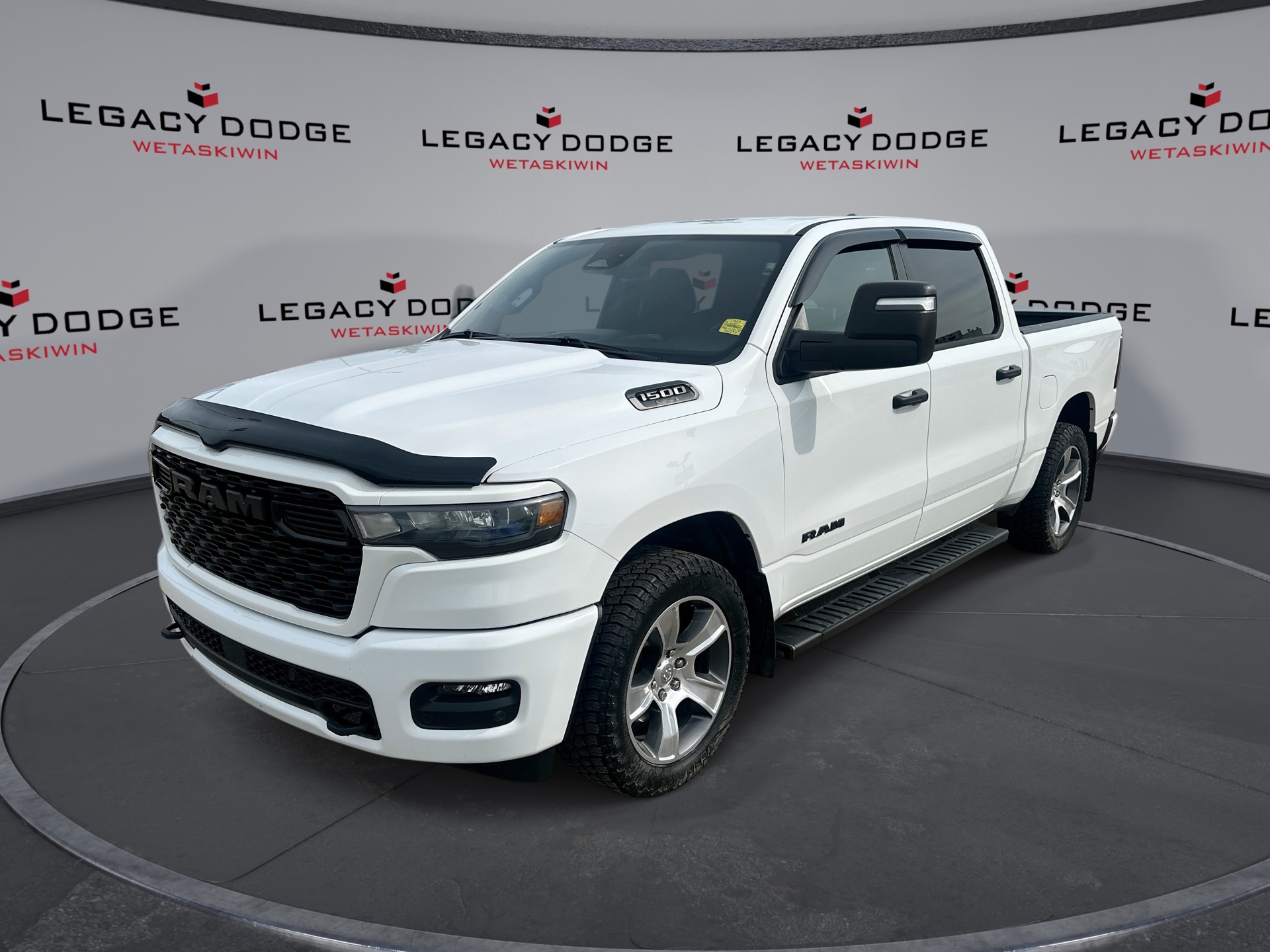 Bright White Clearcoat 2025 RAM 1500 Pickup Truck Four-Wheel Drive 8-Speed Automatic