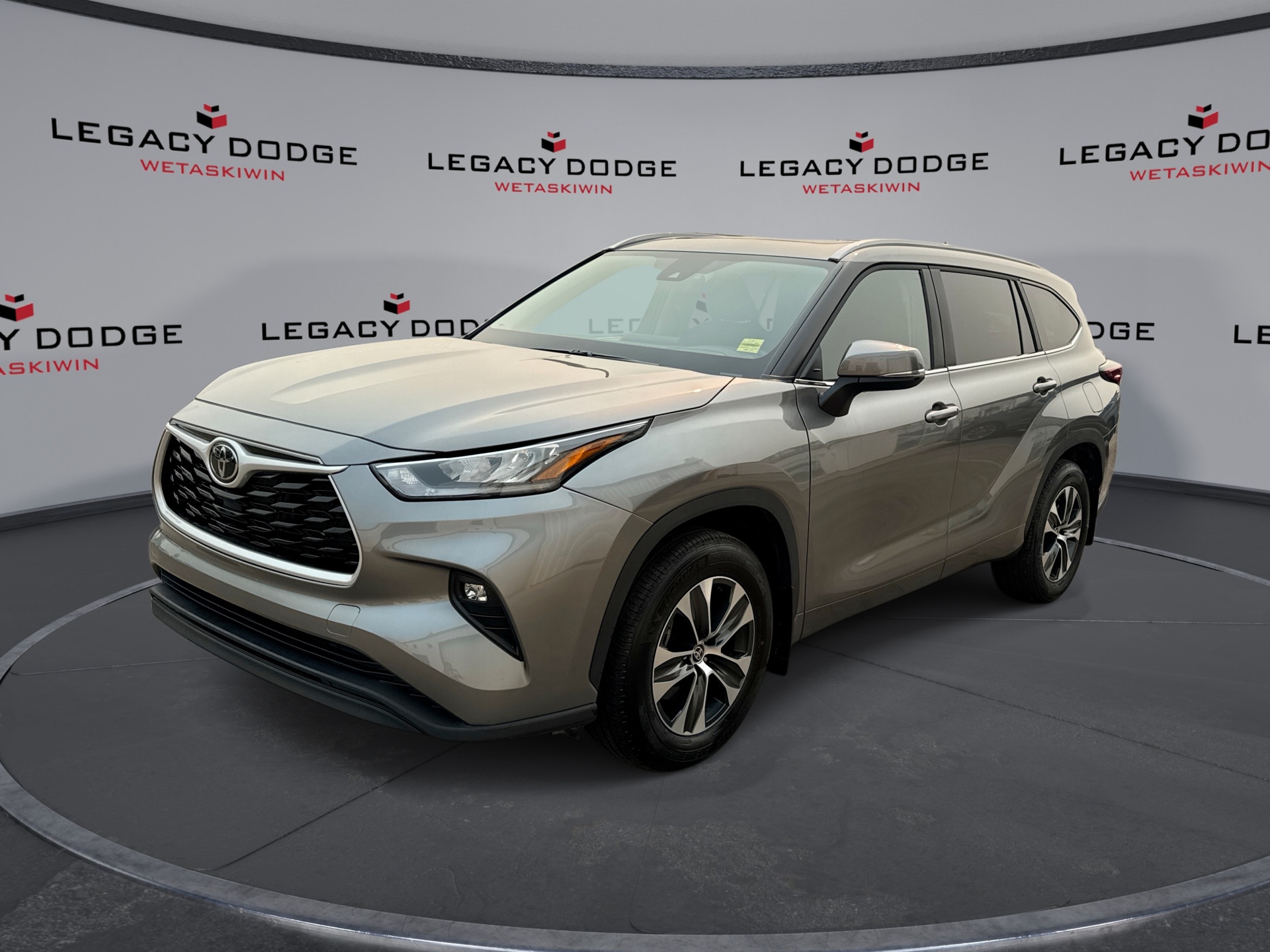 Silver 2026 Toyota Highlander SUV / Crossover All-Wheel Drive 8-Speed Automatic