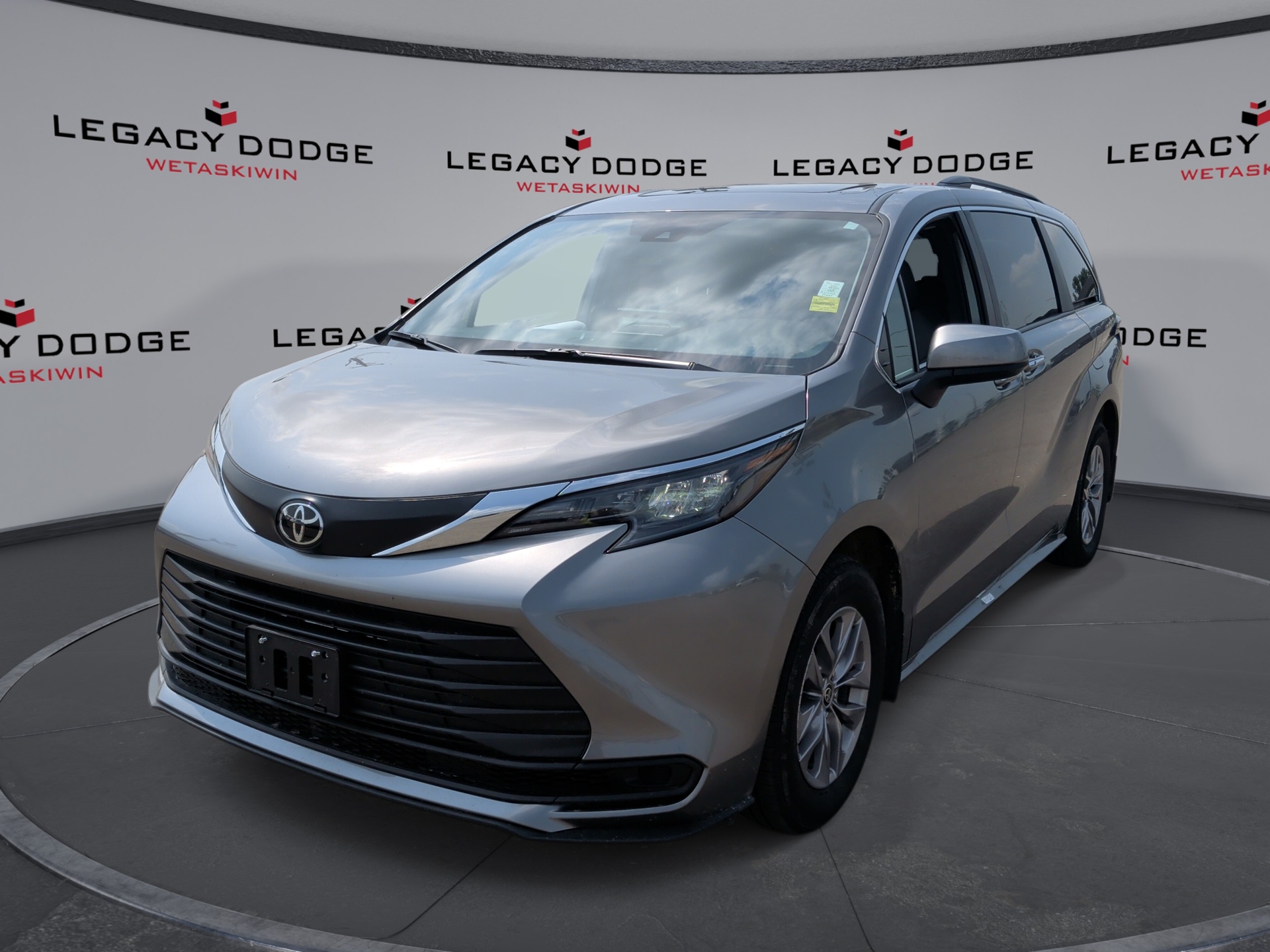 White 2026 Toyota Sienna Minivan Front-Wheel Drive Automatic