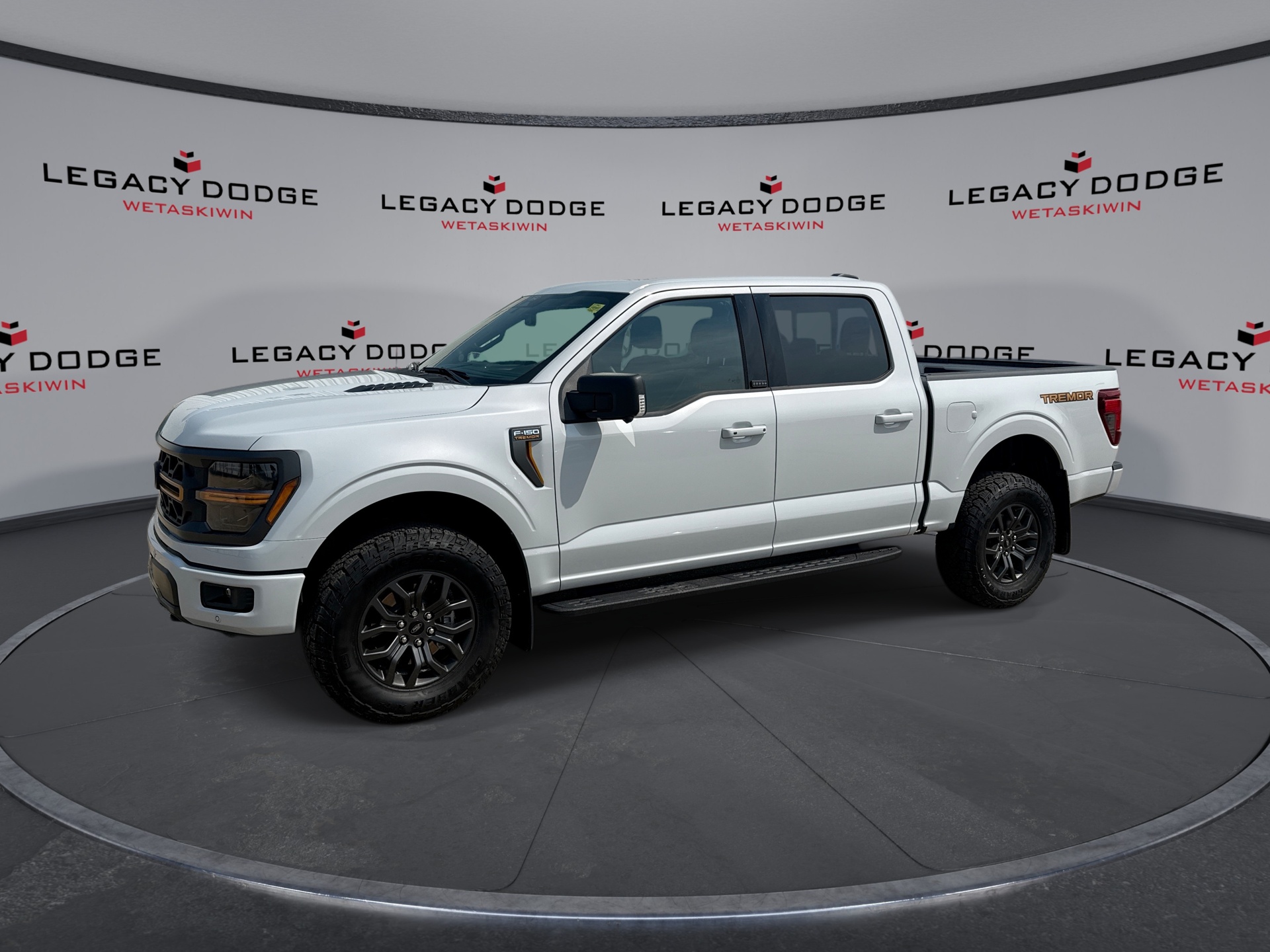 Space White Metallic 2025 Ford F-150 Pickup Truck Four-Wheel Drive Automatic