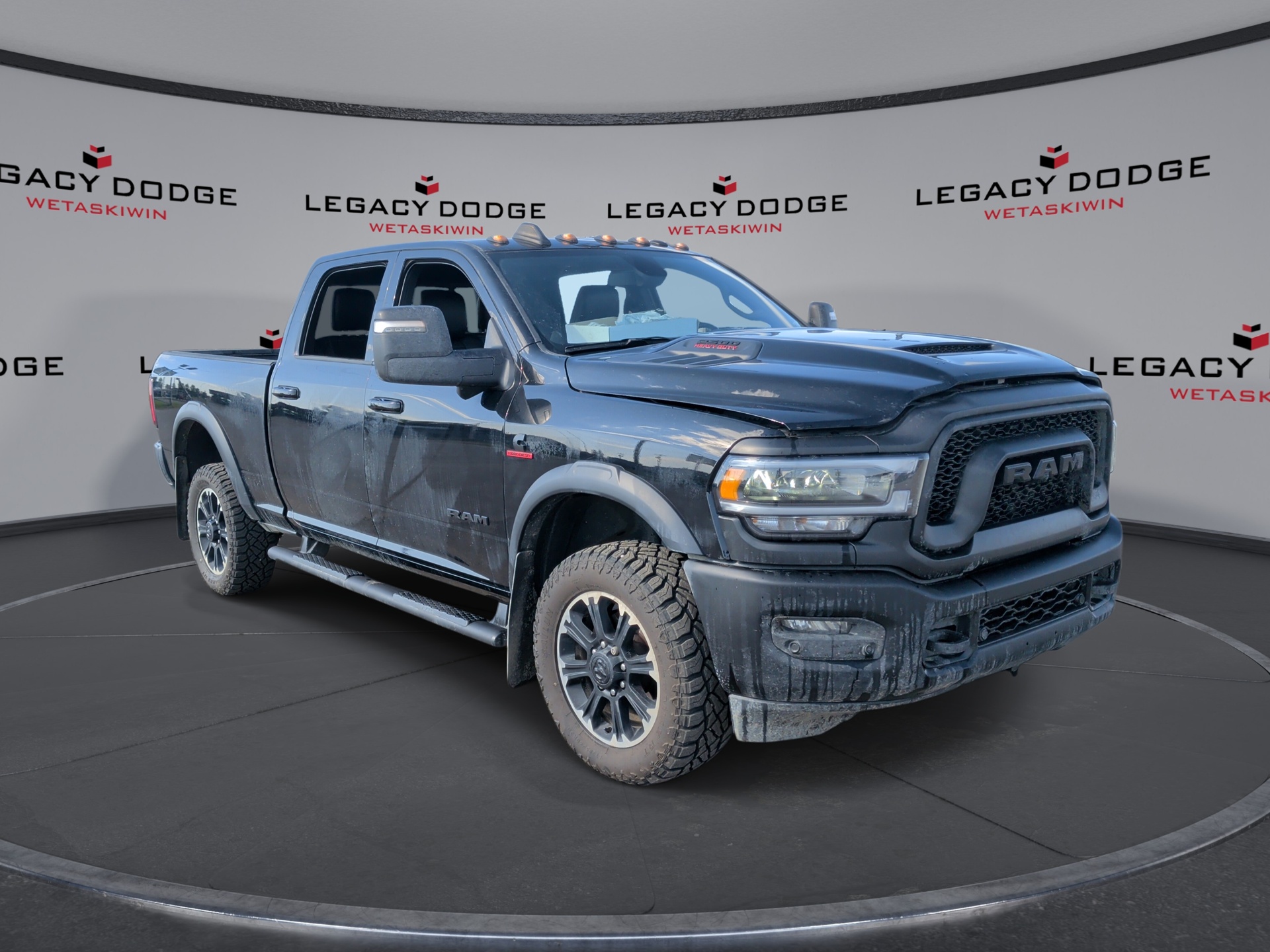 Diamond Black Crystal Pearlcoat 2024 RAM 2500 Pickup Truck Four-Wheel Drive 6-Speed Automatic