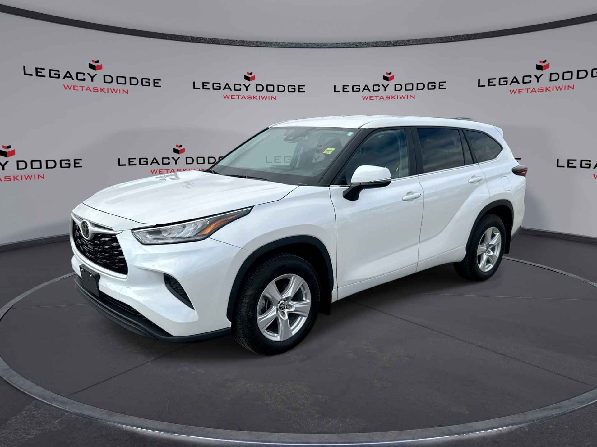 White 2024 Toyota Highlander SUV / Crossover All-Wheel Drive Automatic