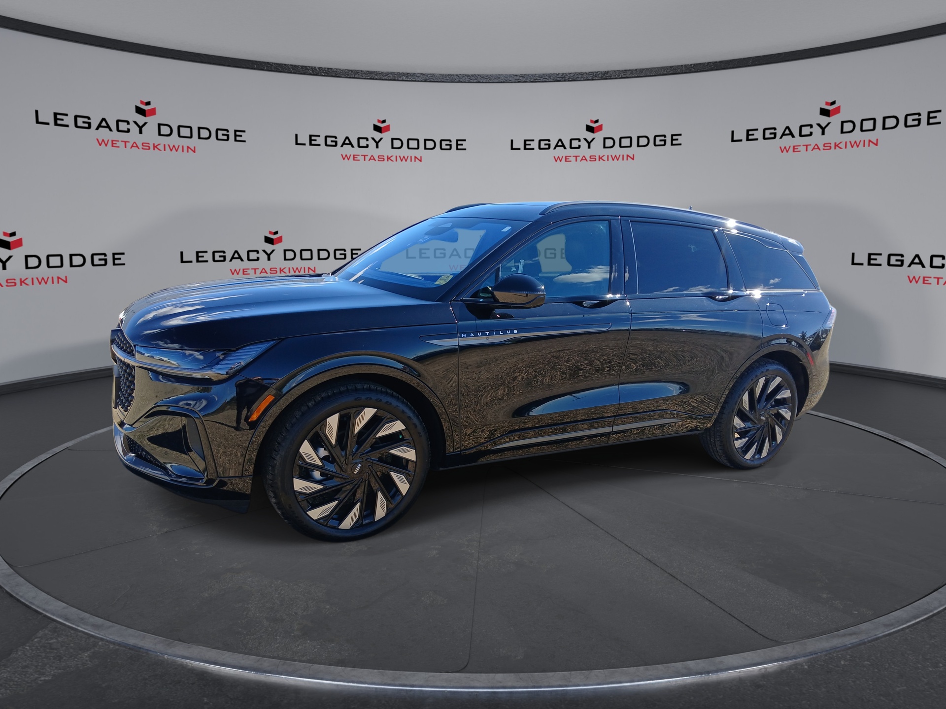 Black Metallic 2025 Lincoln Nautilus SUV / Crossover All-Wheel Drive 8-Speed Automatic