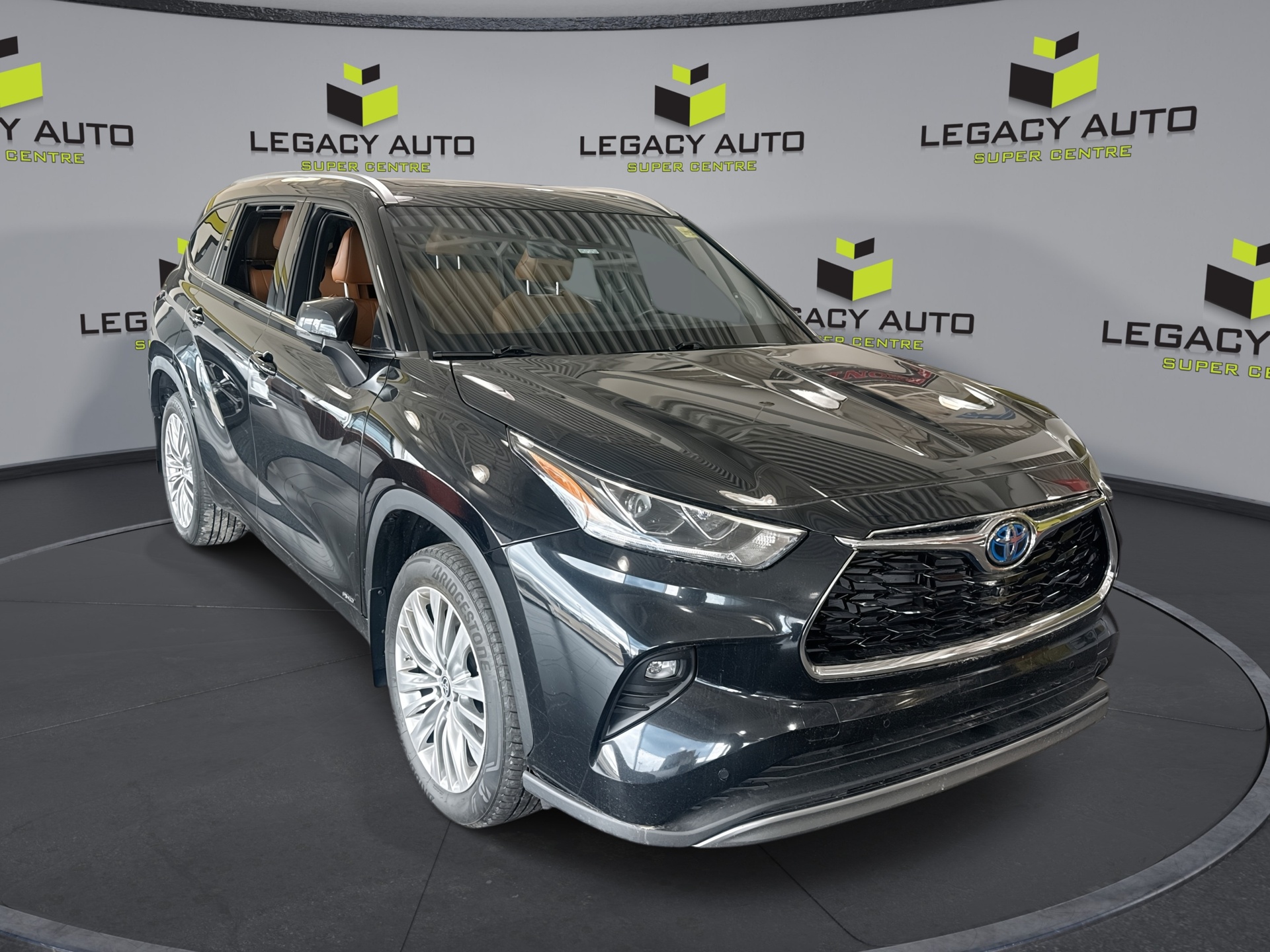 Black 2024 Toyota Highlander Hybrid SUV / Crossover All-Wheel Drive Continuously Variable Transmission