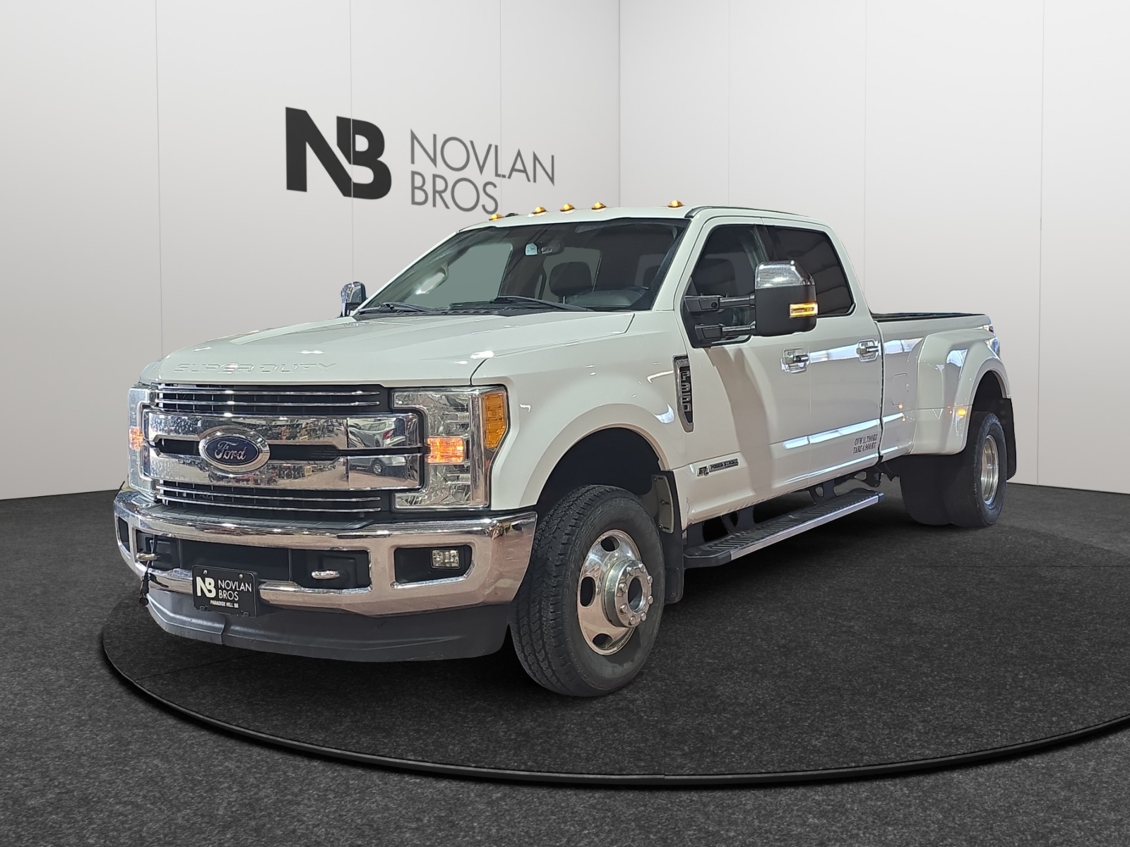 White 2017 Ford F-350 Super Duty Pickup Truck Four-Wheel Drive Automatic