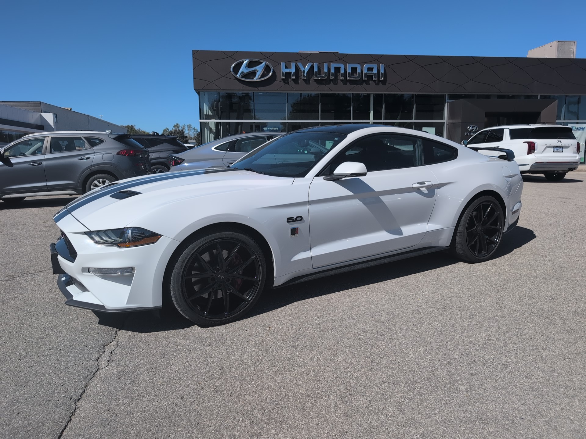 White 2019 Ford Mustang Coupe Rear-Wheel Drive Manual