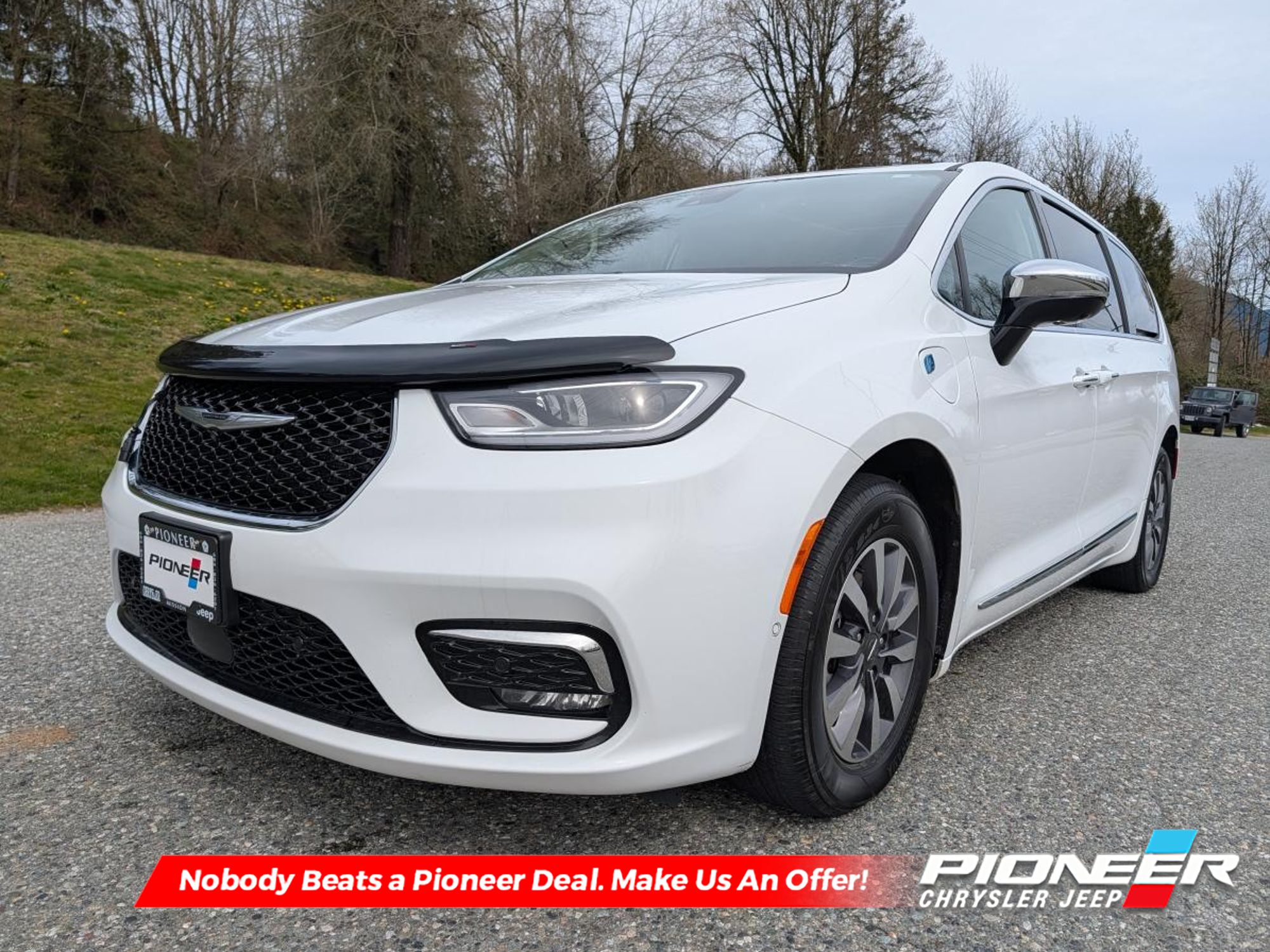 2023 Chrysler Pacifica Hybrid Limited FWD
