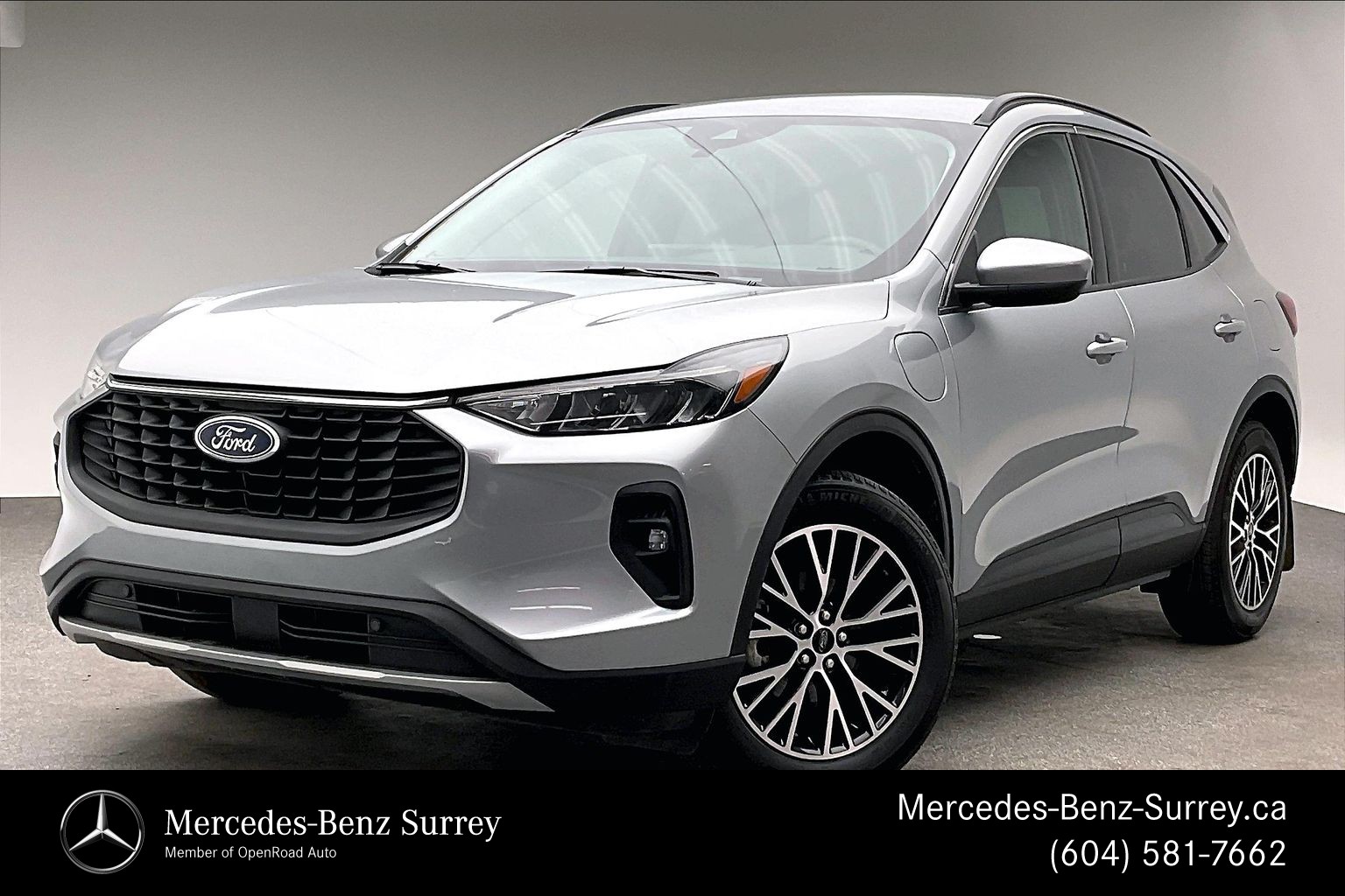 Iconic Silver Metallic 2023 Ford Escape Hybrid Plug-in FWD SUV / Crossover Front-Wheel Drive Automatic