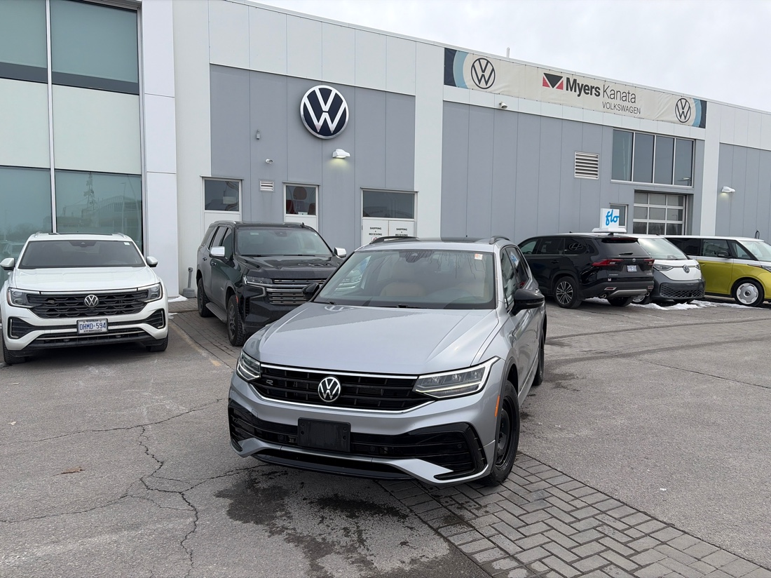 2023 Volkswagen Tiguan Comfortline R-Line Black 4Motion
