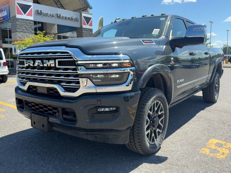 2025 RAM 2500 Limited Crew Cab 4WD