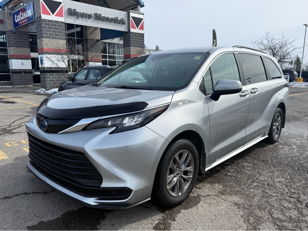 Toyota Sienna LE 8-Passenger FWD