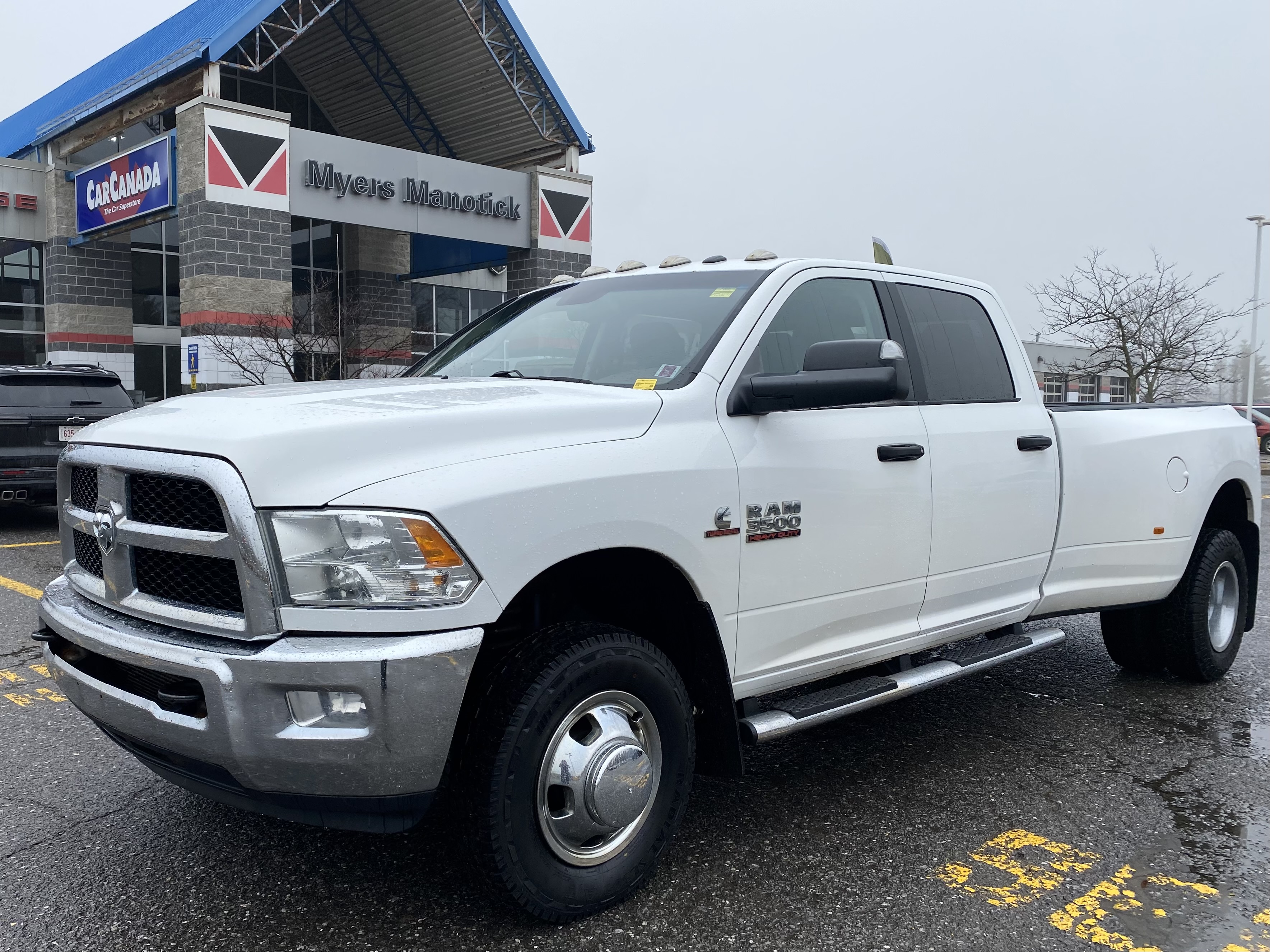 2017 RAM 3500 SLT Crew Cab LB DRW 4WD