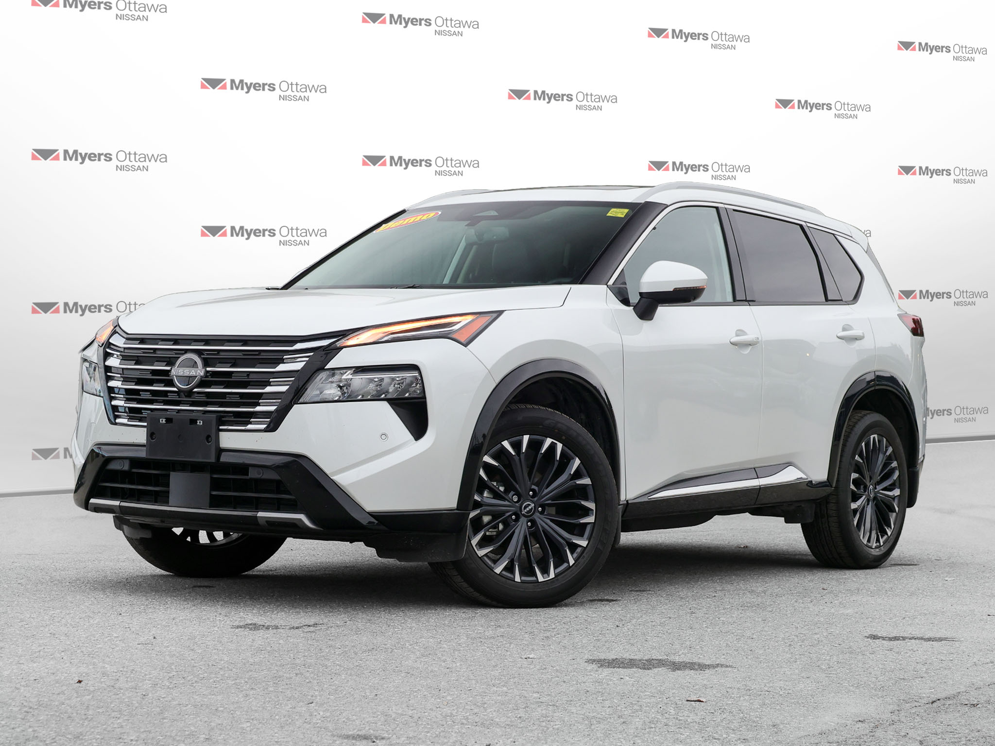 Everest White Tricoat Pearl 2026 Nissan Rogue SUV / Crossover All-Wheel Drive Automatic