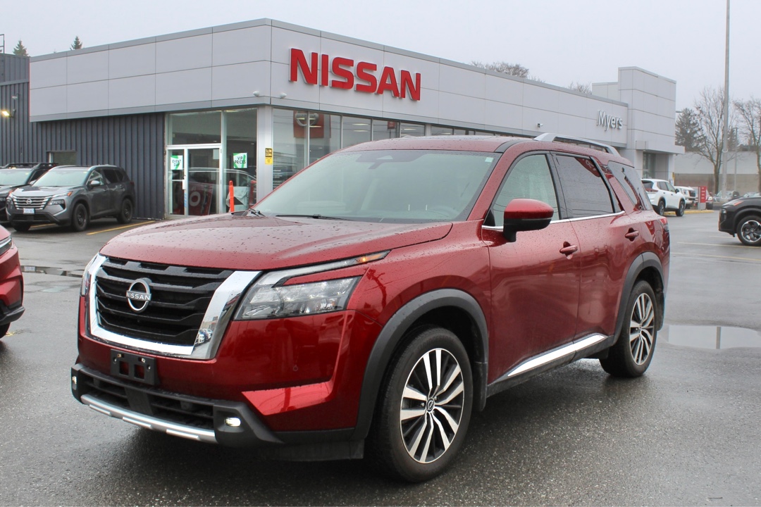 2025 Nissan Pathfinder Platinum 4WD