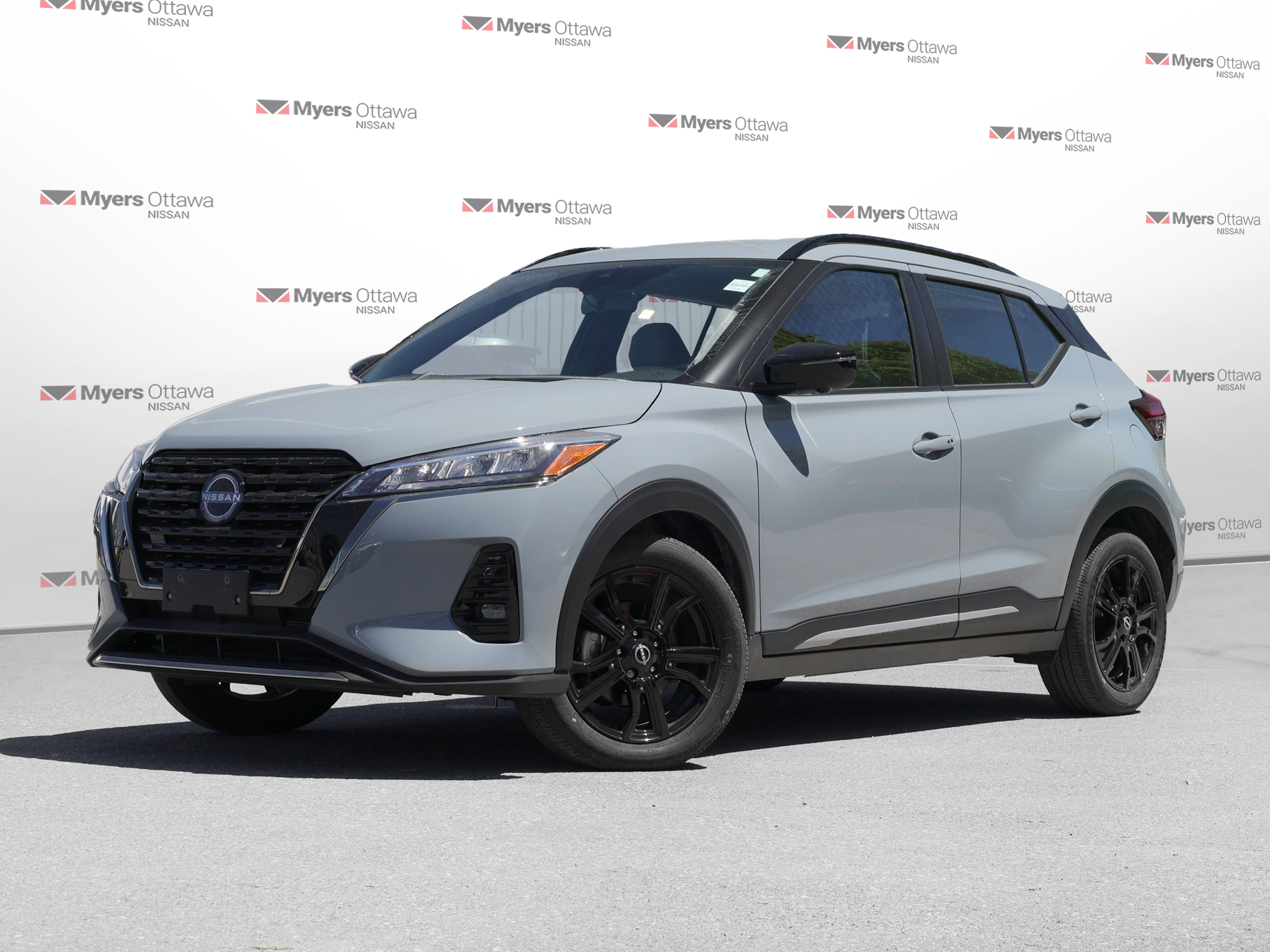 Gray (Boulder Grey Pearl) 2024 Nissan Kicks SR FWD SUV / Crossover Front-Wheel Drive Automatic